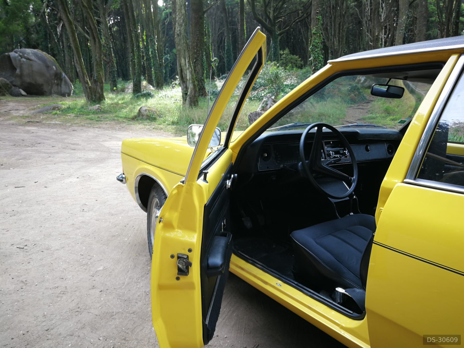 1976 Ford Cortina L in São João Da Talha 9