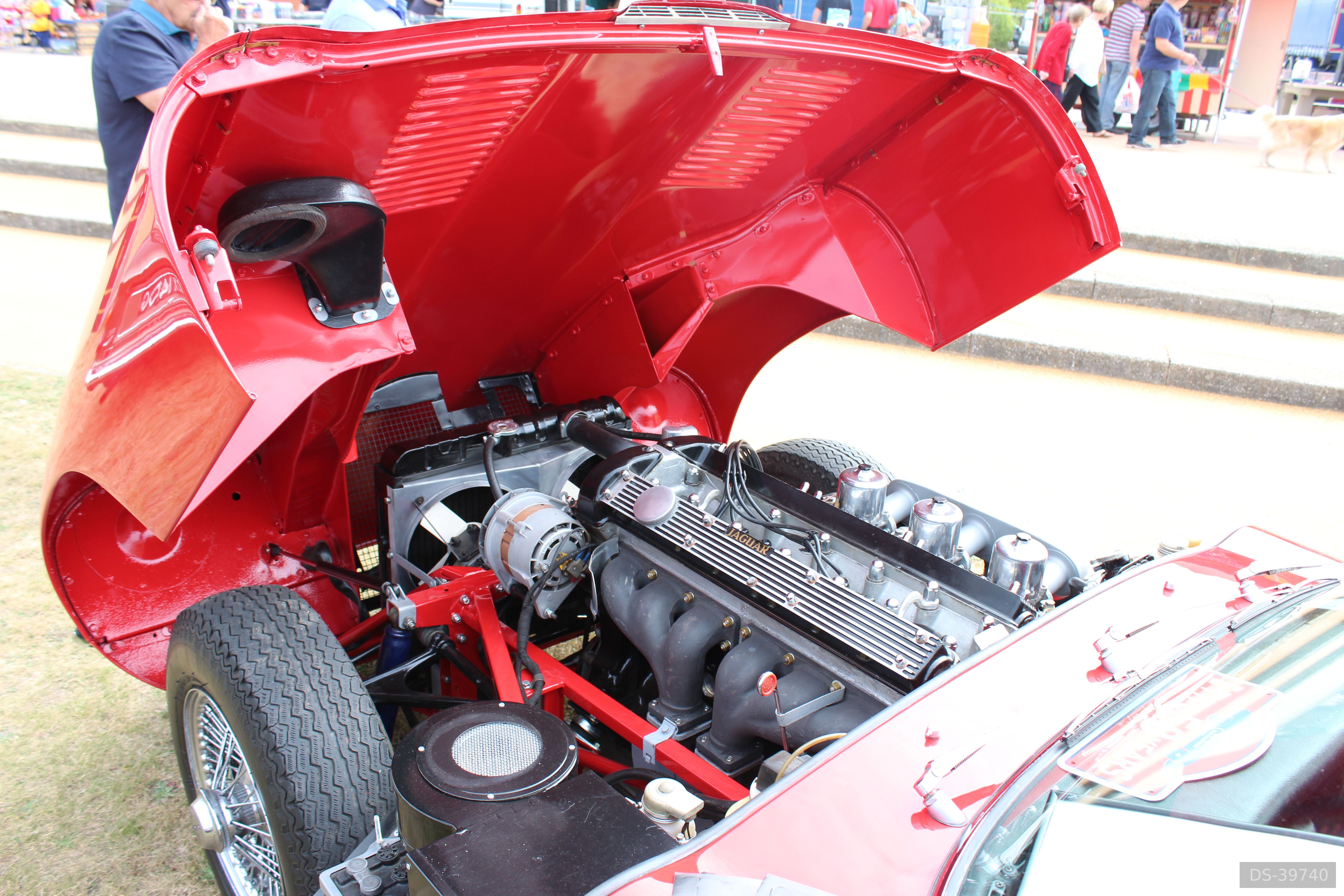 1970 Jaguar E-type in Crookham Common 4