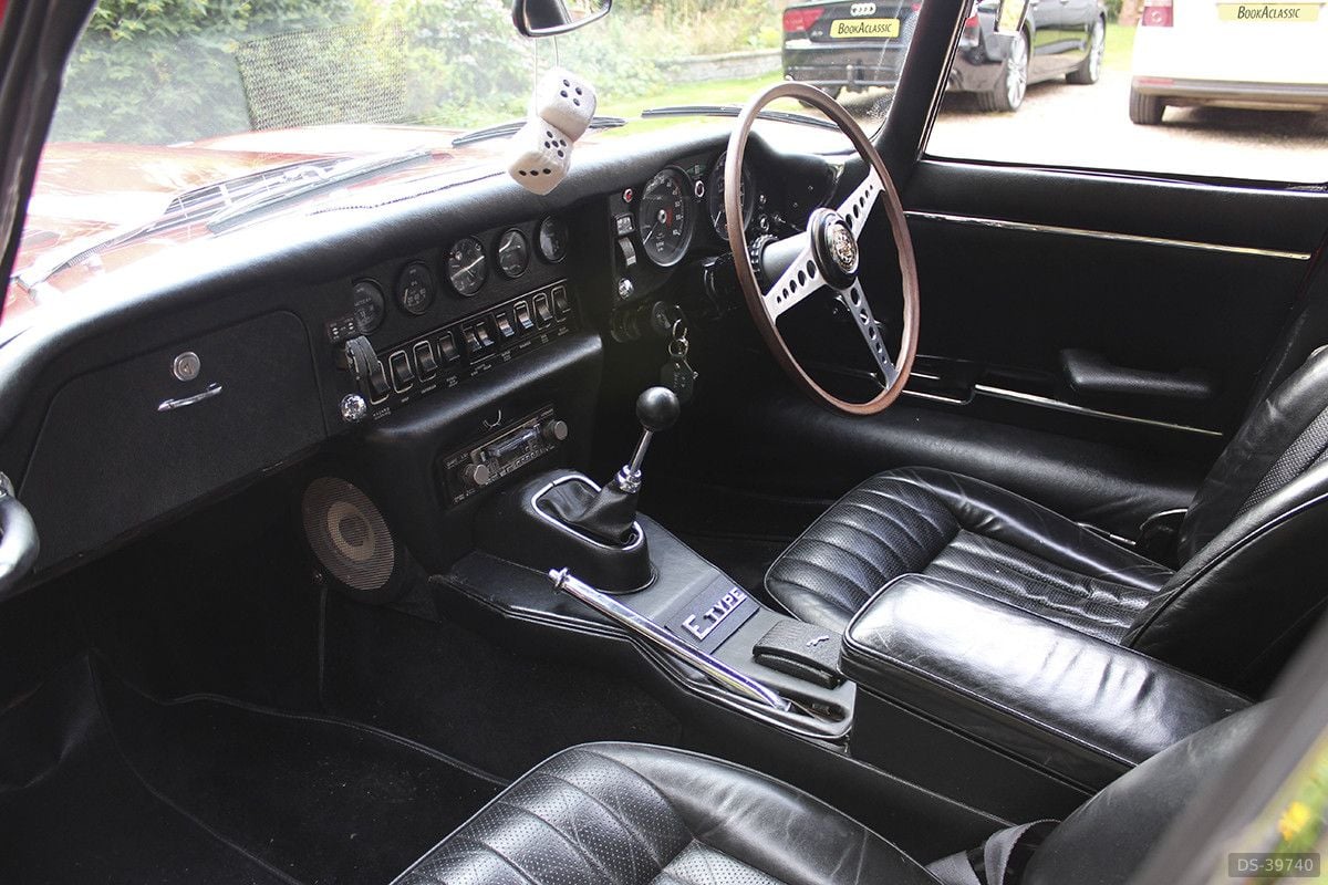 1970 Jaguar E-type in Crookham Common 3