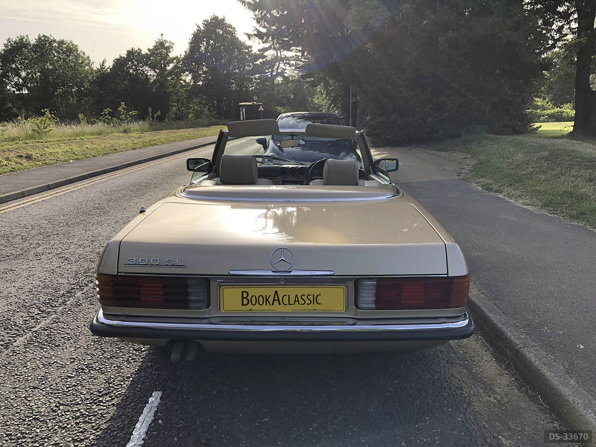 1986 Mercedes-Benz 300SL in Brentwood 4