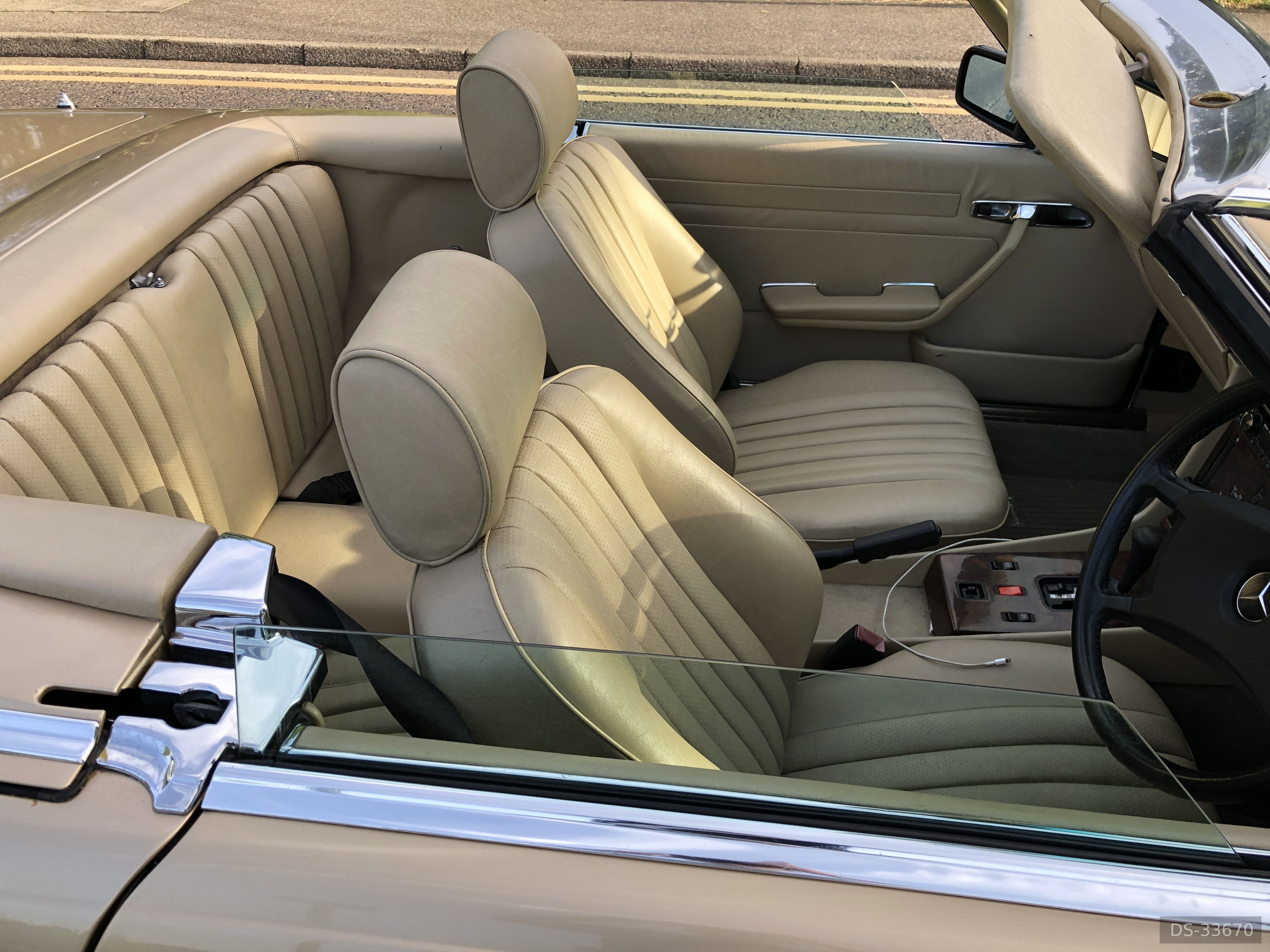 1986 Mercedes-Benz 300SL in Brentwood 5