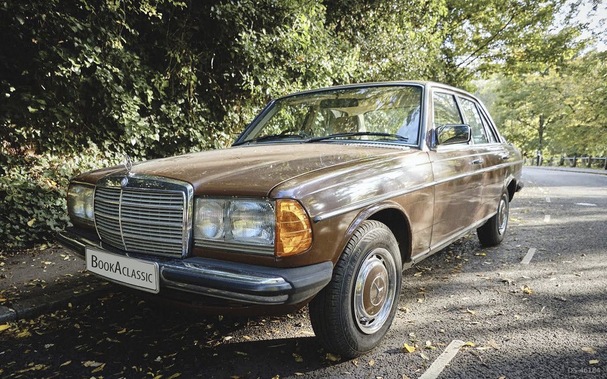 1983 Mercedes-Benz W123 in London 4